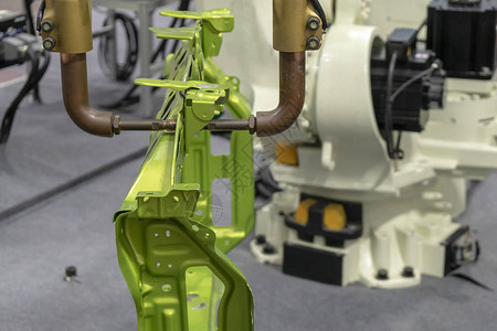 机械臂点焊汽车零件工业40概念中的高科技汽车图片