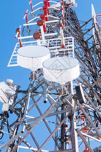 电信网络中继器基站收发台塔式无线通信天线发射器和中继器带天线的电信塔图片