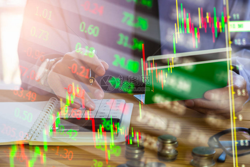 适合金融投资概念的双重曝光商人和股票市场或外汇图表商业理念和所有艺术作品设计的经济趋势背景抽高清图片下载-正版图片505901261-摄图网
