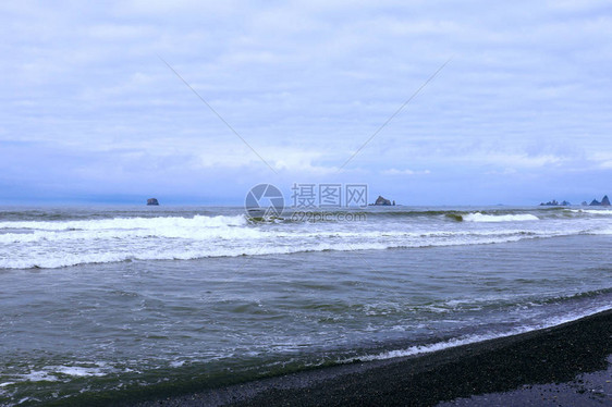 太平洋海岸暴风雨中夏日图片