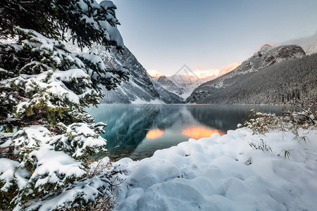 LakeLouise湖加拿大班夫图片