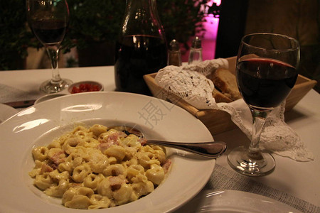 意大利风格的晚餐图片