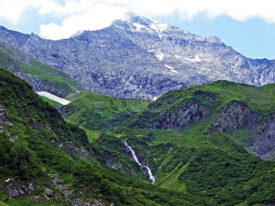 格拉鲁斯阿尔卑斯山脉中的洛基高山峰Mattlenstock瑞图片