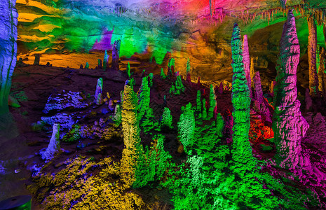 黄龙洞自然旅游背景图片