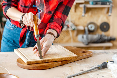 木板匠工作完成的木匠女木匠艺术和有用的图片素材