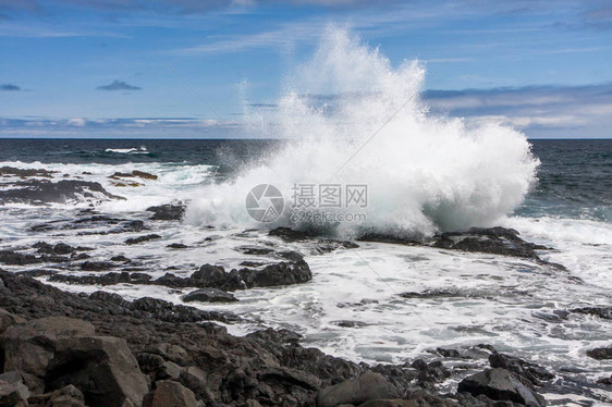 火山岩波葡萄牙大西洋断裂后的美丽飞花图片