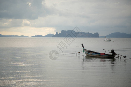 克拉比省Krabi省的海上传统泰海船图片