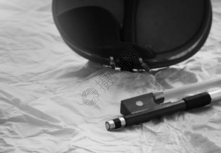 小提琴弓蛙和小提琴弓螺丝弦乐器弓的端部黑白音调的模图片