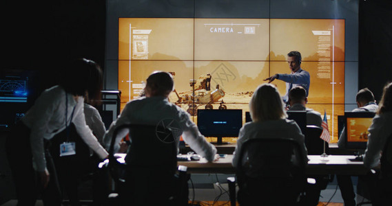 火星飞行任务领导者在控制室做图片