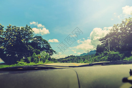 景观道路铺设道路农村路边景观山景公路运输道路跑图片