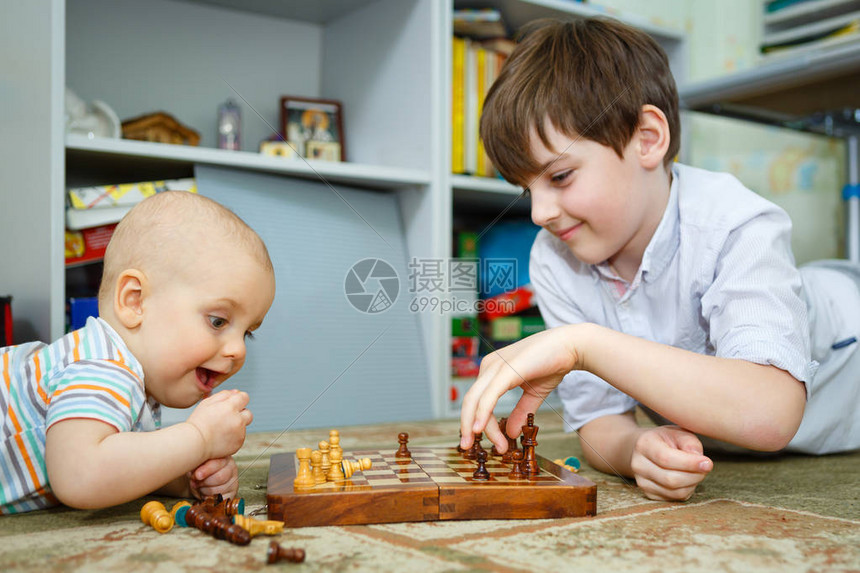 高质量的孩子玩象棋有什么好处的视图