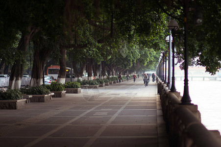 广州市中心珍珠河边的景图片