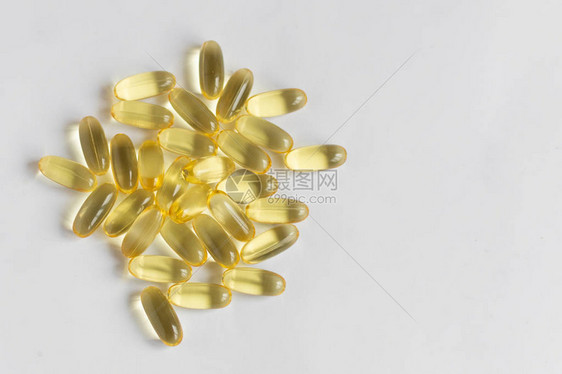 白底鱼油维生素Omega3的胶囊健康离图片