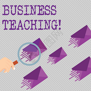 概念手写显示商业教学概念意义在彩色信封上教授商业行的技能和操作放大镜等具图片