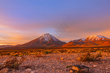 阿塔卡马Licancabur6000米火山日图片