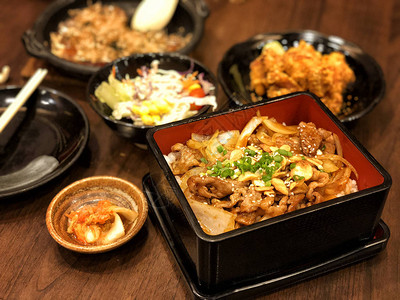 韩国料理餐厅杂饭图片