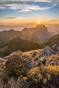 泰国清迈省清道公园峰顶的美丽日落图片