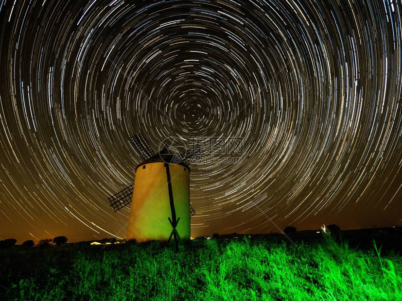 西班牙瓜达拉哈一个风车的高清图片下载正版图片506104008摄图网