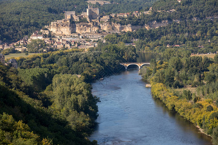 中世纪的贝纳古堡Castelnaud图片