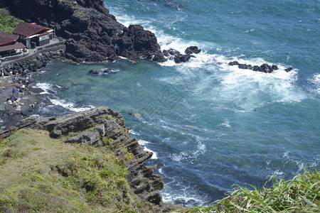 济州岛美丽的岩石海滩图片