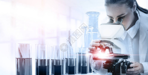 研发理念医学研究实验室微生物学和化学科和医学实验室仪器显微镜试管和玻璃瓶的图片