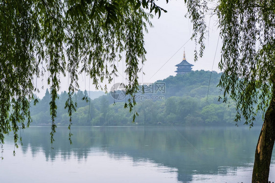 清晨在西湖看Leifeng图片