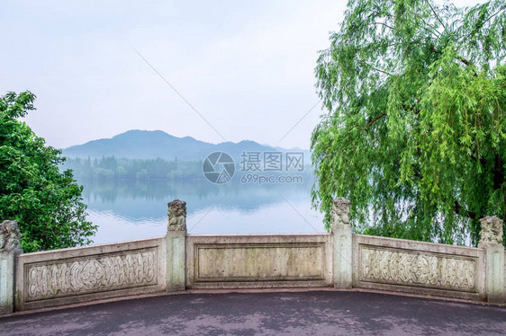 清晨西湖的景象浙江州图片