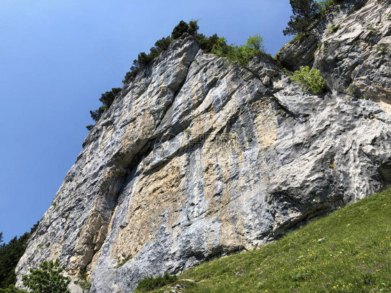 FuesslerFelsen或位于Ebenalp高山和阿彭策尔兰地区瑞士内阿彭策尔图片