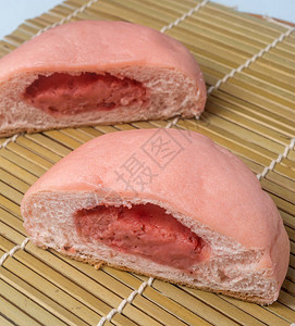 日本草纸粉红梅子饼图片