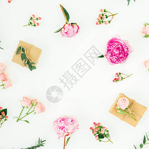 粉红面条玫瑰高柱和乳液的花状框架图片