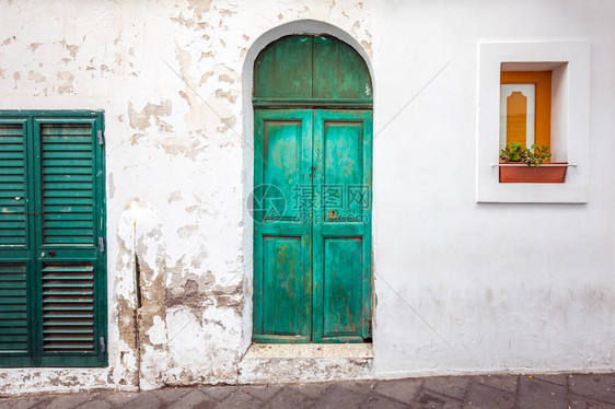 意大利卡塔尼亚西里传统建筑中古老巴洛克建筑外墙的旧图片