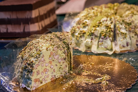 意大利卡塔尼亚西里市场的有机pistachios图片