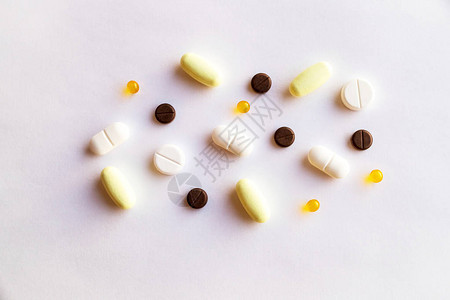各种药类和不同颜色的药丸和药胶囊这图片