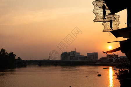 风景自然太阳在泰国升起图片