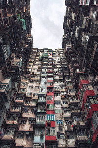 香港鲗鱼涌旧住宅区过度拥挤的房屋景观图片