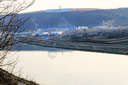 关于乌克兰德涅斯特河沿岸水电站的观察图片