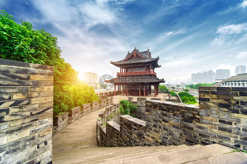 古代城市建筑和城墙沿路高清图片下载-正版图片506174836-摄图网