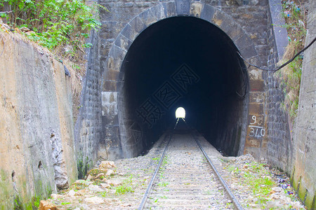 火车方式和隧道土耳其图片