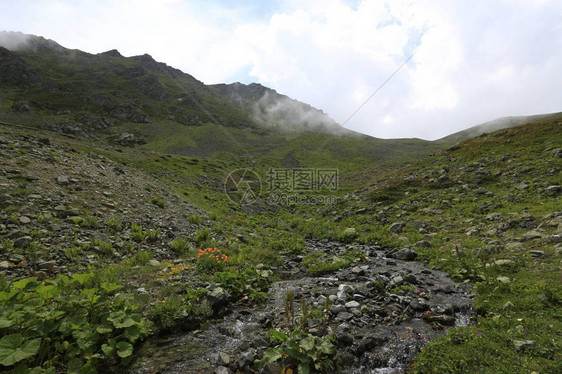 土耳其里泽黑海Kackar山脉安巴利高图片