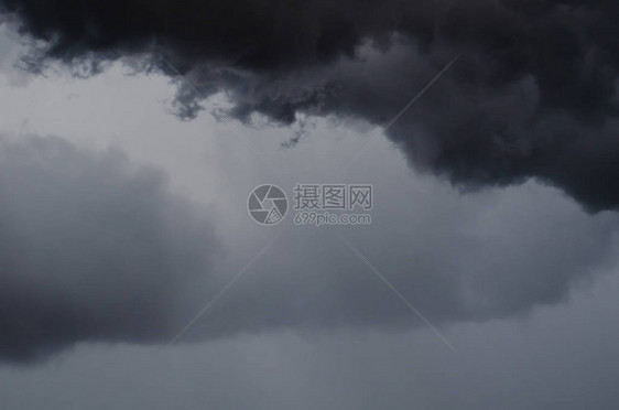 在季风节下雨之前云层从黑暗图片