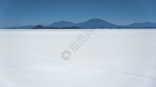 世界上最大的盐平原乌尤尼盐沼图片