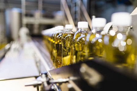 装瓶厂苹果汁装瓶线用于加工和装瓶成图片