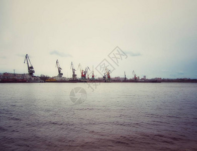 俄罗斯城镇农村的工业港口观背景图片