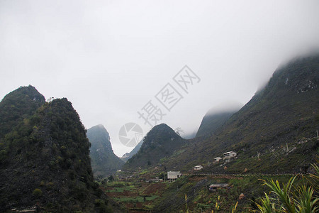 越南Sahphin东凡卡斯高原地公园山丘的图片