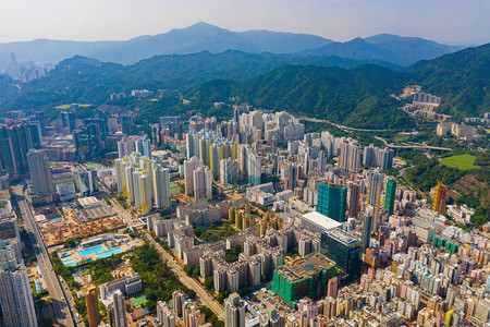 香港市中心的空中俯视图亚洲智慧城市的金融区和商业中心摩天大楼和高层现图片