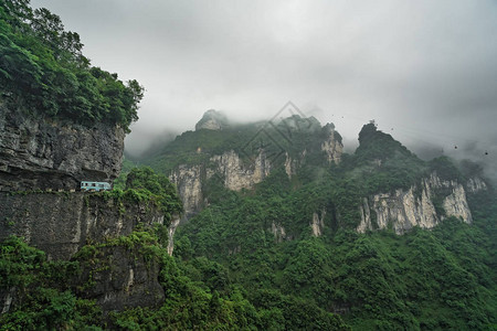 湖南张家界公园天门山顶图片