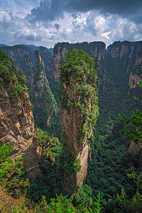 天津山脉的天堂支柱哈利路亚山背景图片