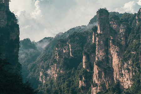 在湖南省伍林源Wwlingyuan著名的旅游景点张家江公园图片