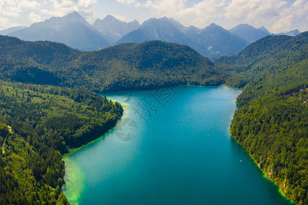 德国巴伐利亚阿尔普西湖的空中观察图片