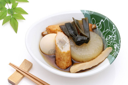日本菜白底面的蛋图片